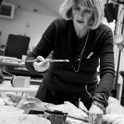 Elisabeth Garouste dans son atelier