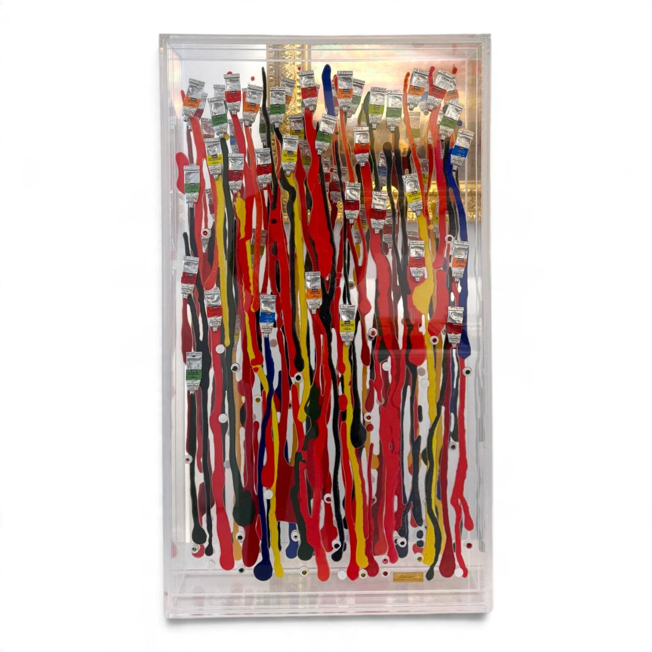 Arman, Aqua Frago - Sculpture composée de tubes de peinture écrasés et de coulures multicolores, disposés verticalement dans une vitrine transparente en Plexiglas. 02