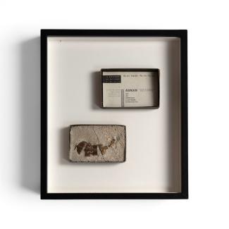 Œuvre « Bétons » d’Arman, assemblage de fragments d’objets coulés dans le béton