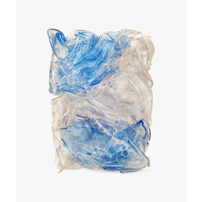 Compression de César Baldaccini composée de feuilles de plexiglas bleues et translucides 03