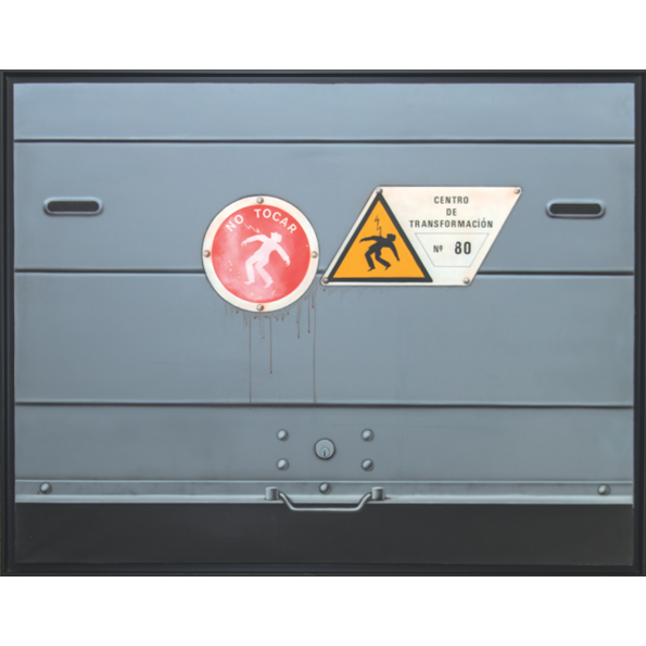 Œuvre de Peter Klasen avec panneaux industriels et pictogrammes d’avertissement.